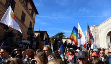 In corso la Perugia-Assisi, tornano i leader dei partiti per una delle edizioni più partecipate  - Notizie