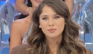 Uomini e Donne: due dame piangono, Flavio resta senza corteggiatrici e Jakub non è presente in studio - Il Mattino