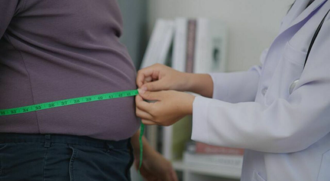 L'obesità è una malattia, in Italia la prima legge al mondo. I medici: «Passo storico». Cosa cambia