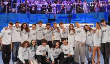 Amici 25, gli spoiler di domenica 5 ottobre: sfide, ospiti, eliminati e nuovi ingressi. Cambia il regolamento, standing ovation per Emiliano - Il Messaggero