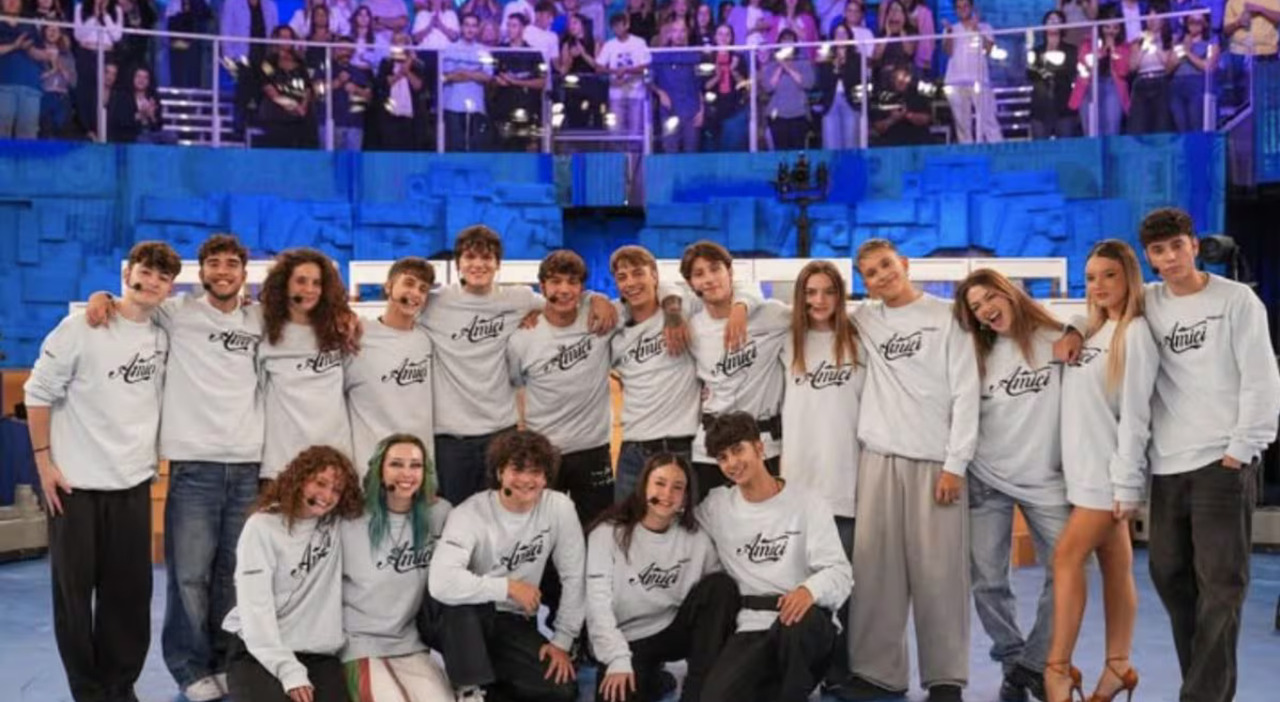 Amici 25, gli spoiler di domenica 5 ottobre: sfide, ospiti, eliminati e nuovi ingressi. Cambia il regolamento, standing ovation per Emiliano - Il Messaggero