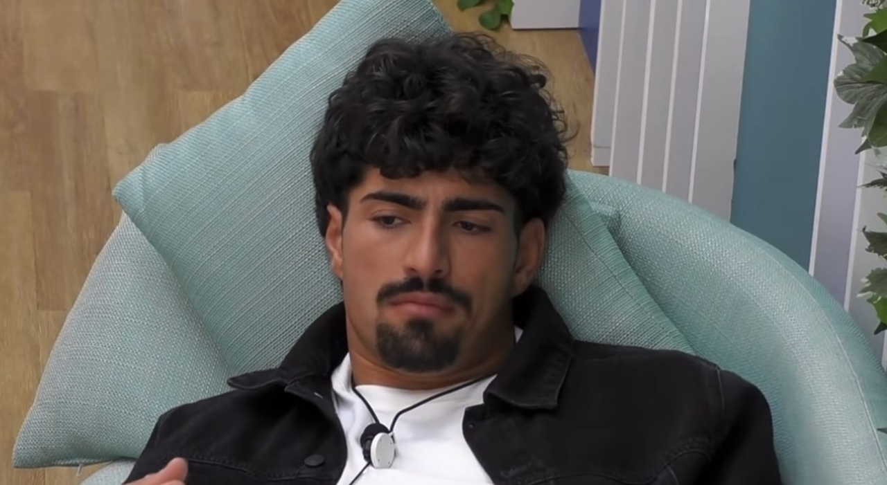 Paura al Grande Fratello, Benedetta gli spegne una sigaretta nell'occhio: incidente per Giulio Carotenuto - Il Mattino