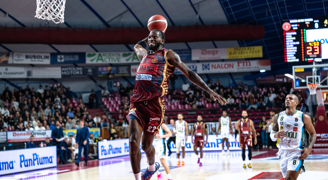 Reyer debutta in Lba con il sorriso, Cremona cade al Taliercio: vittoria 82-75 in rimonta