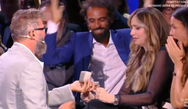 «È successo davvero». Il matrimonio a Palazzo Vecchio tra la proposta a L'Isola dei famosi, i look, la cerimonia per pochi intimi e gli auguri vip