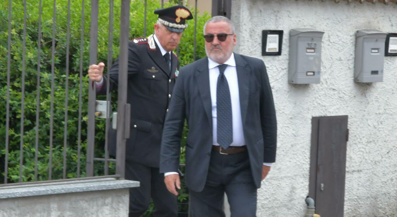 Garlasco, l'ex pm Mario Venditti spunta in un'altra inchiesta. I pizzini, i politici, la Porsche e la presunta amante Brenda