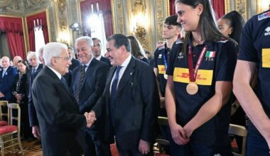 L'Italvolley al Quirinale da Mattarella. Fefè De Giorgi: «Presidente, ci vediamo presto»