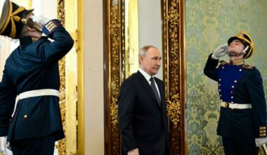 Russia, è crisi economica: licenziamenti nelle grandi aziende, lavoratori in congedo o ferie forzate. Putin mai così in difficoltà - Il Messaggero