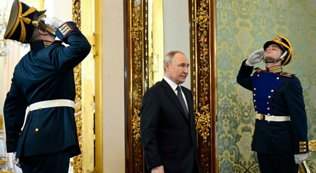 Russia, è crisi economica: licenziamenti nelle grandi aziende, lavoratori in congedo o ferie forzate. Putin mai così in difficoltà - Il Messaggero