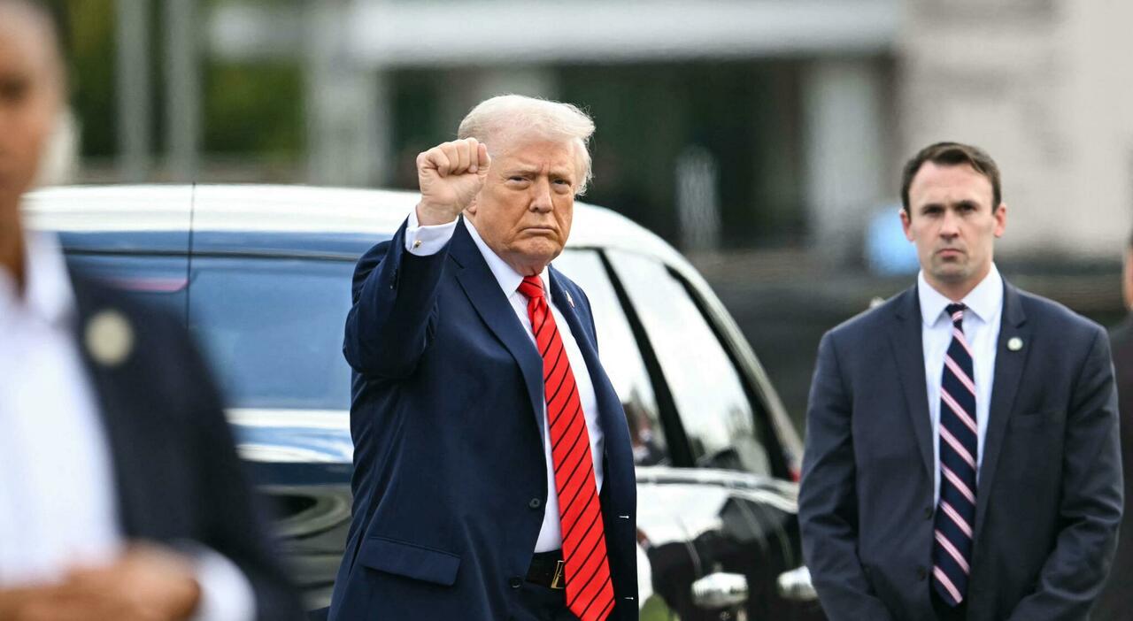 Dazi, Trump: «Cina ostile, tariffe aggiuntive del 100% dal primo novembre». E salta l