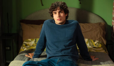 Un Posto al Sole, le anticipazioni di martedì 14 ottobre: Vinicio medita un gesto estremo - Il Mattino