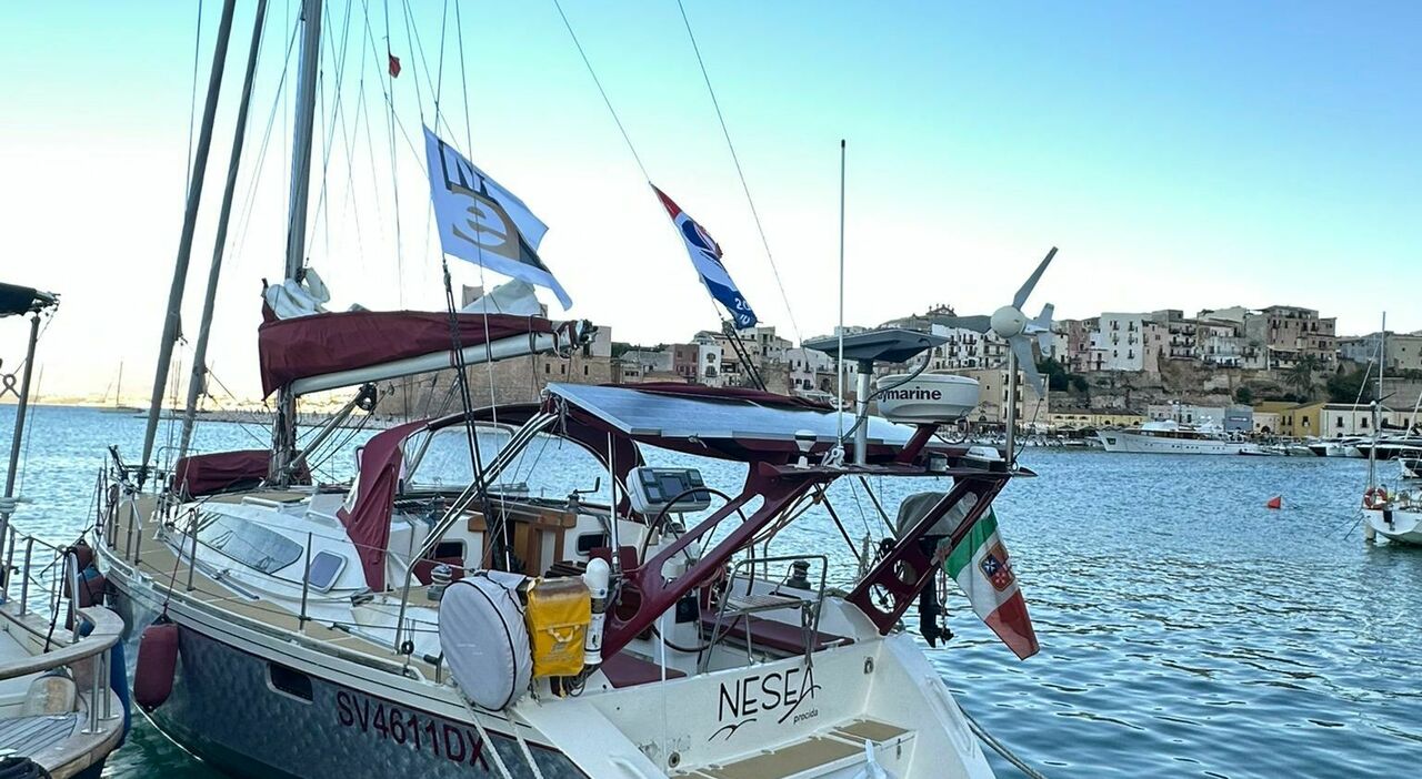 Dalla Sicilia a New York in barca a vela in memoria delle migrazioni. L’impresa dell’architetto napoletano