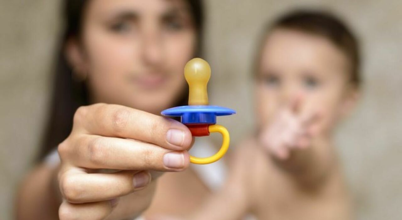 Ciucci pericolosi, trovata sostanza chimica collegata a cancro e obesità: i tre marchi