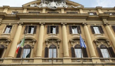 Btp Valore, quanto rende davvero? Con 10mila euro investiti fino a 88 euro di guadagno ogni tre mesi. Le simulazioni - Il Messaggero