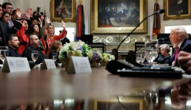 Trump, lite furibonda con Zelensky: «Cedi il Donbass o sarai distrutto». E lui: «Nessuna ricompensa a Mosca»