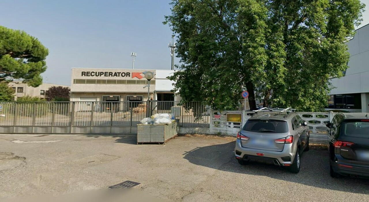 Licenziata nel Milanese dopo l'intervento per un tumore al seno, la Cgil: «Hanno assunto altre 3 persone nel suo reparto» - Il Messaggero