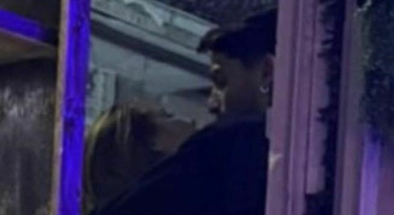 tra ironie social e l’ira di Ciro Solimeno