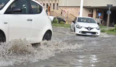 Maltempo, allerta meteo domani per forti temporali in Campania e Toscana