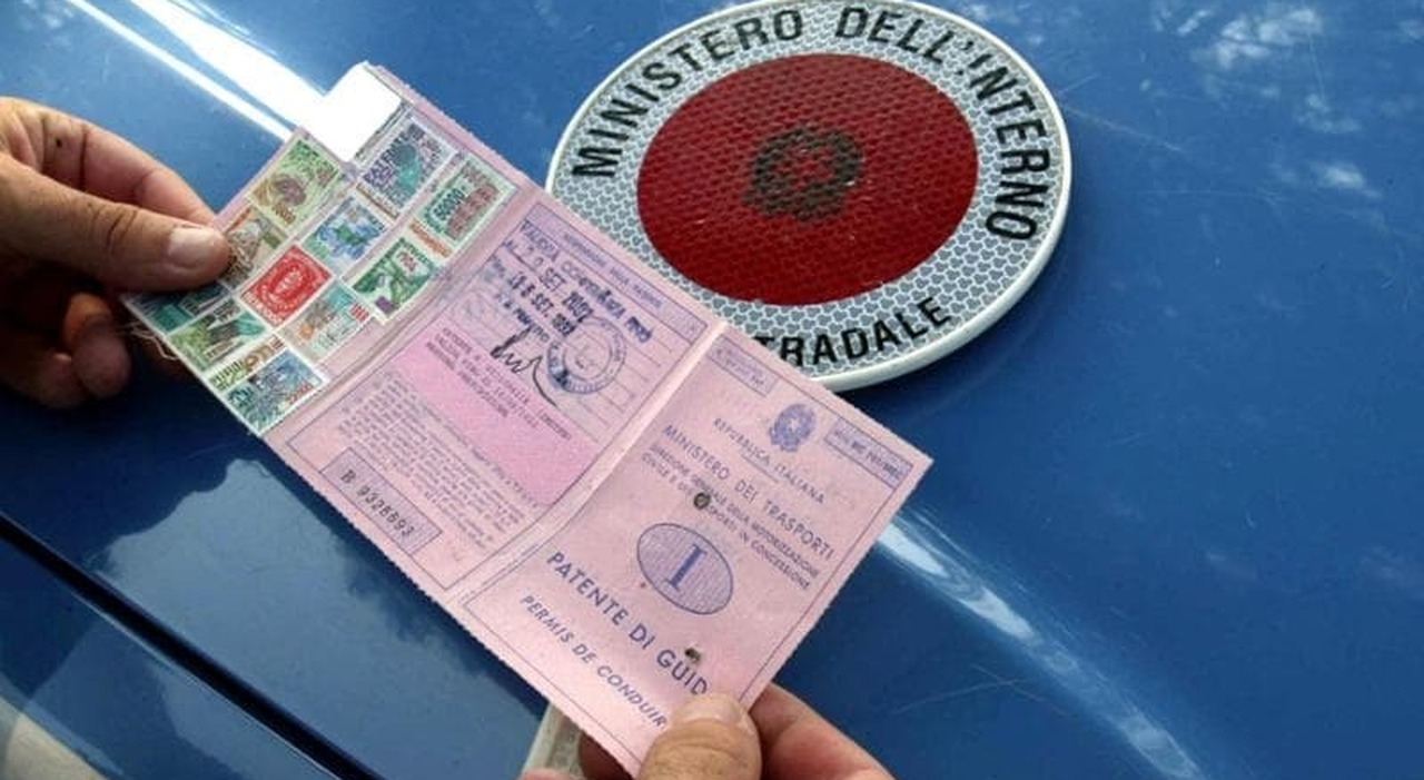 Patente a 17 anni, via libera del Parlamento Ue. Come cambiano l'esame di guida e le sanzioni