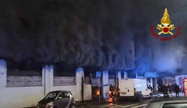 fiamme in due stabili, edificio evacuato