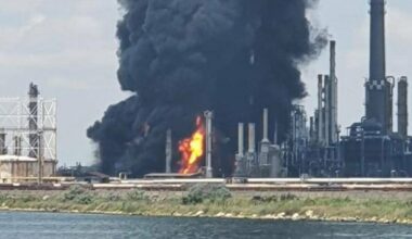 Lukoil e Druzhba, dopo le sanzioni esplosioni in due raffinerie (legate a Mosca) in Ungheria e Romania