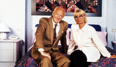 Casa Vianello venduta dagli eredi filippini a Pier Silvio Berlusconi per 1,45 milioni (senza mutuo): cinque camere, cinque bagni e box - Leggo.it