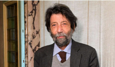 Massimo Cacciari si sposa a 81 anni con Chiara Patriarca. Gli amici: «Lei è simpatica e sa tenergli testa» - Il Messaggero