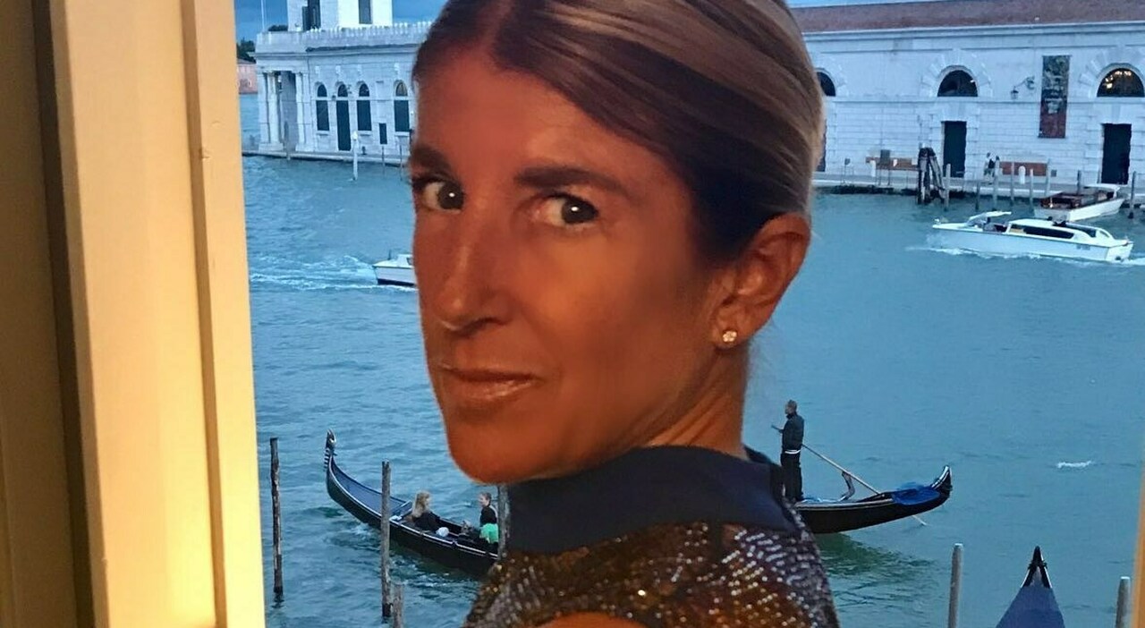 storico ufficio stampa dei teatri romani, lavorò con Lorella Cuccarini e Nancy Brilli