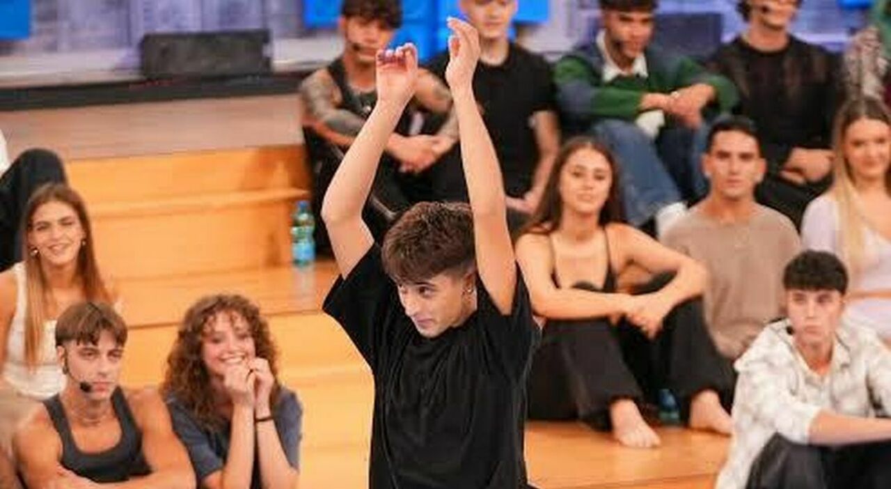 la Celentano elimina e sospende, entra una nuova cantante bomba