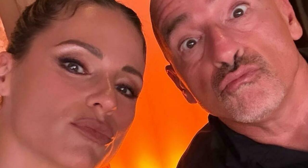 il messaggio a sorpresa e il selfie con il cuore