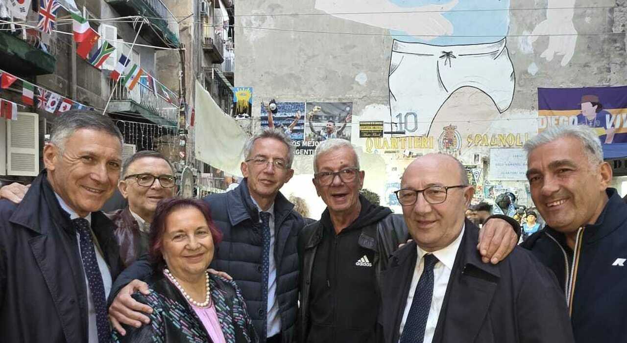 Napoli, Largo Maradona trovato l'accordo: «Affidiamo l'area al Comune»