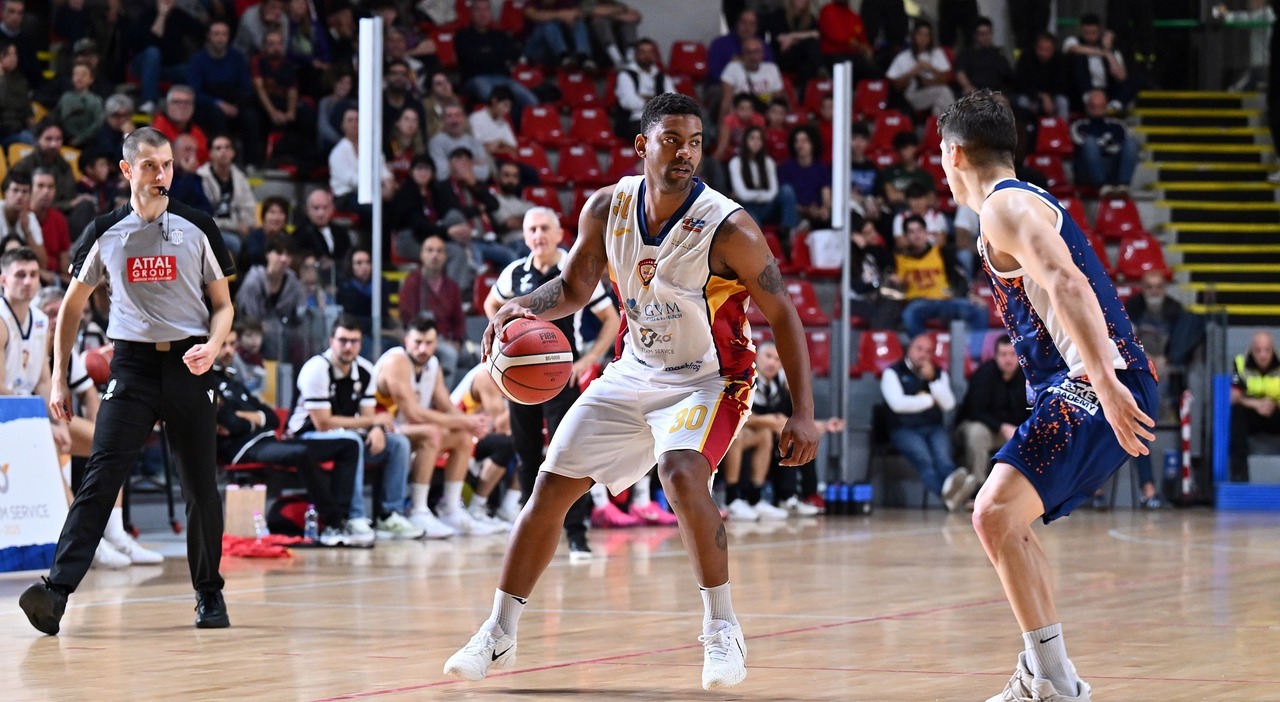 Basket, serie B Nazionale. La Virtus Roma 1960 batte Imola e resta in testa. Luiss corsara a Caserta