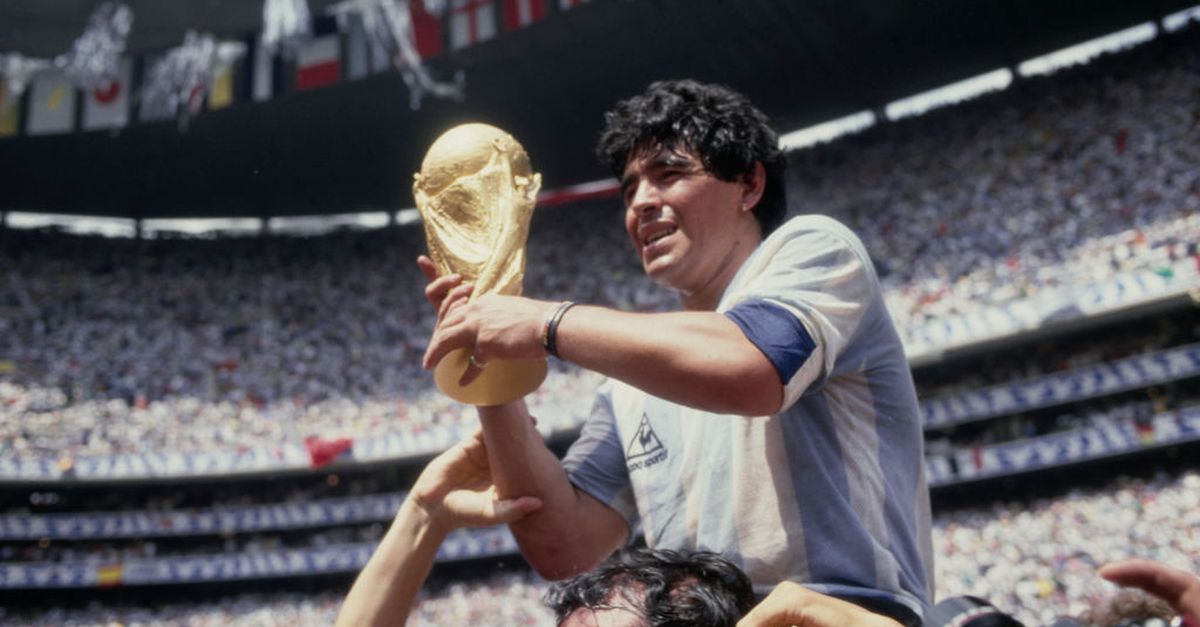 Si è spento Roberto Cejas, il tifoso che nel 1986 sollevò al cielo Maradona