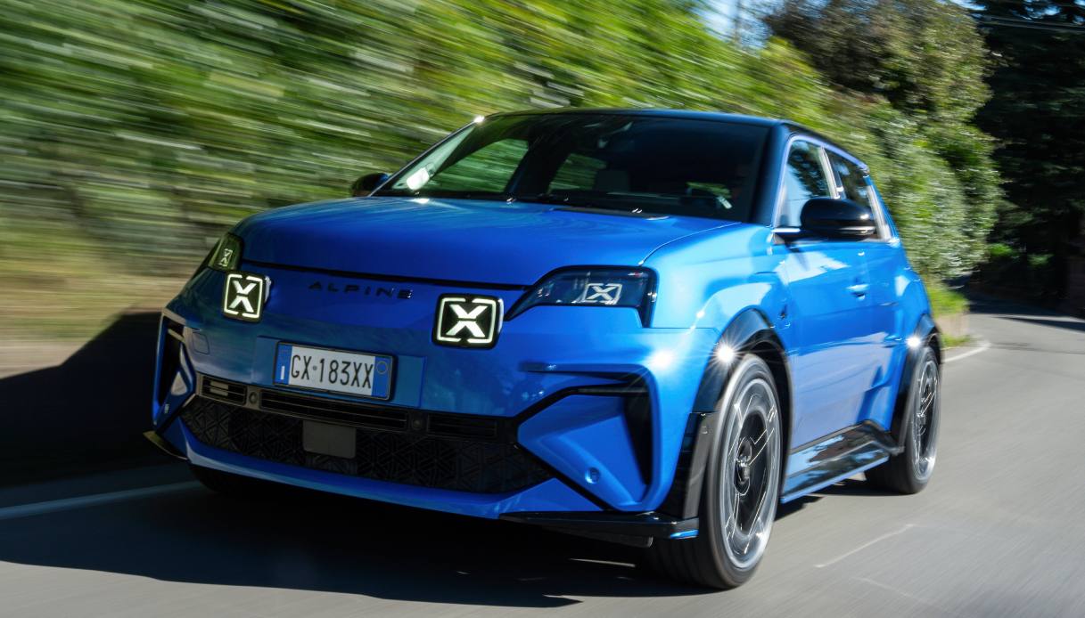 Alpine A290, quando prestazioni e stile si uniscono in una sola auto