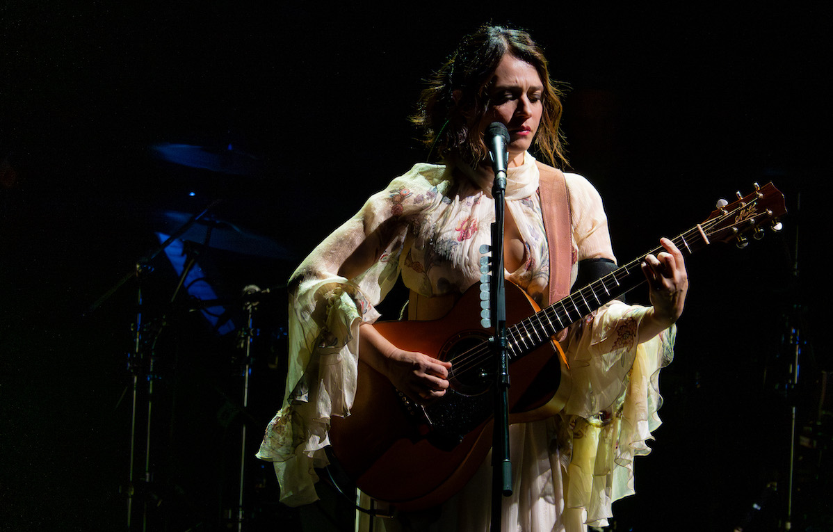 Andare a un concerto di Carmen Consoli per fuggire alla banalità del presente