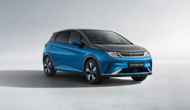 BYD consolida il suo impero e supera Tesla: vendite record nel 2025