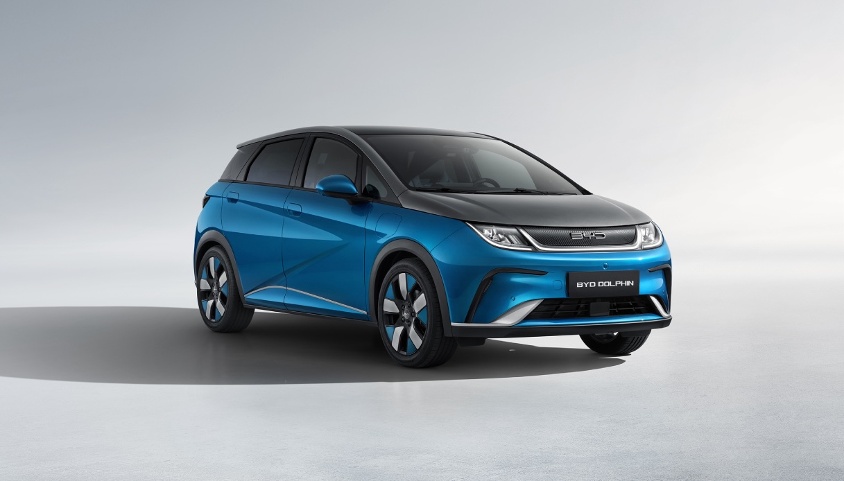 BYD consolida il suo impero e supera Tesla: vendite record nel 2025