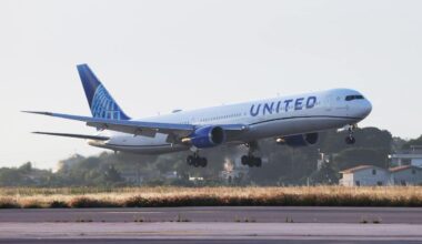 USA, aereo colpito in quota da possibili detriti spaziali: rimasto feriti il pilota. Cosa è successo