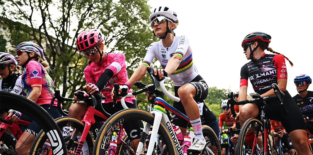 La Borghesi insieme all'iridata Vallieres, alla partenza della Tre Valli, ultima gara nello stesso team