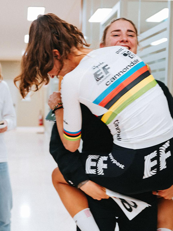 L'abbraccio caloroso al primo incontro dopo Kigali. La loro amicizia si è cementata negli anni