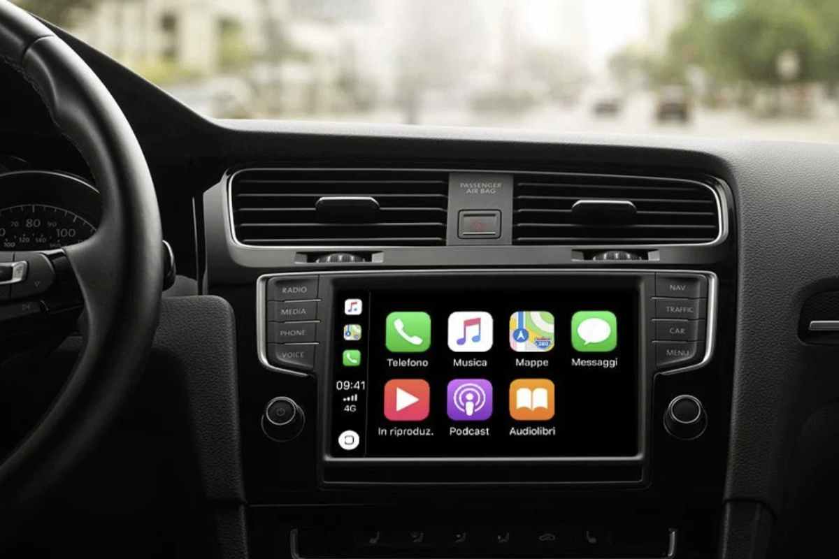 Apple continua a investire nello sviluppo di CarPlay, con l’obiettivo di ampliare ulteriormente le possibilità di utilizzo e di personalizzazione per gli automobilisti.