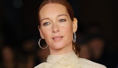 Cristiana Capotondi boho chic alla Festa del Cinema di Roma 2025 con l'abito dal layering “sospeso” color avorio