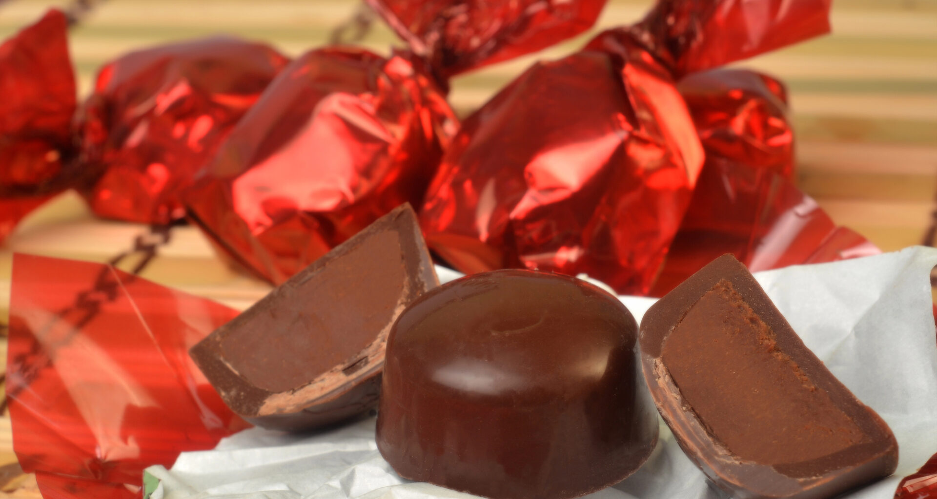 Cuneesi al rum; concept: cioccolatini