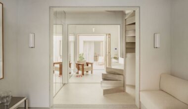 Una casa a Madrid in cui il blu articola gli spazi