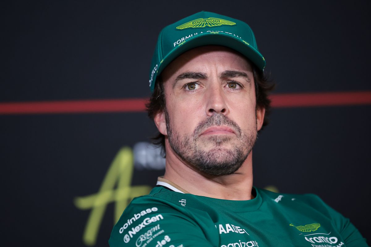Alonso sulla lotta per il titolo: "Se c'è qualcuno che può ribaltare la situazione, quello è Verstappen"