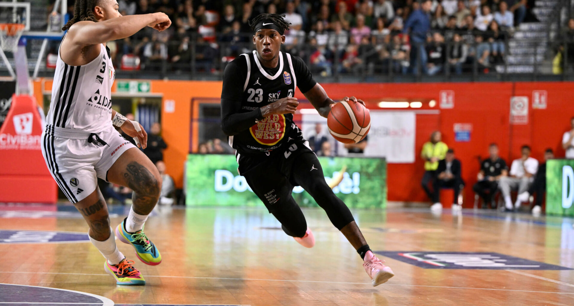 APU Udine - L'Apu Old Wild West Udine sfiora l’impresa: la Virtus Bologna vince solo all’overtime