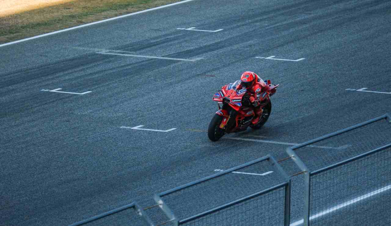 MotoGp, CLAMOROSO: hanno già sostituito Marquez | Ducati sotto shock, dopo la vittoria c'è già il nome per il 2026