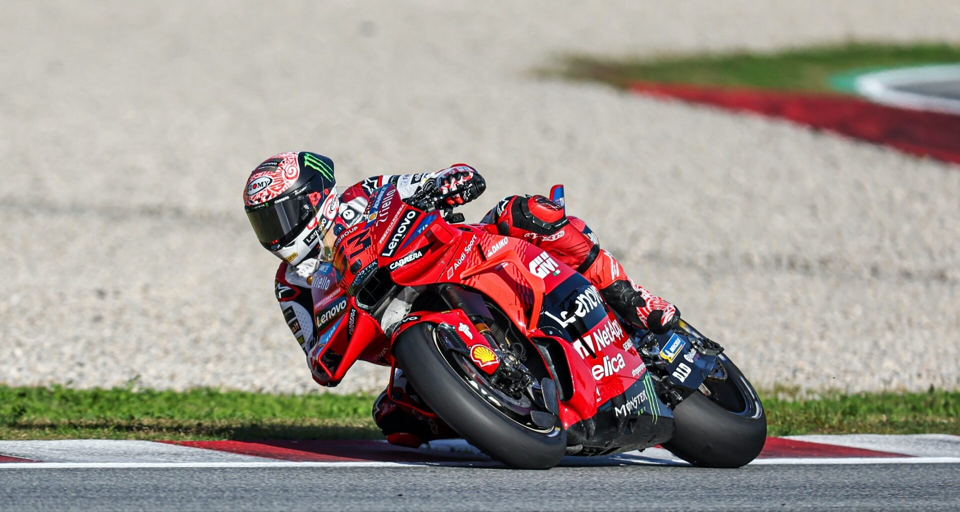 gli orari TV su Sky e TV8