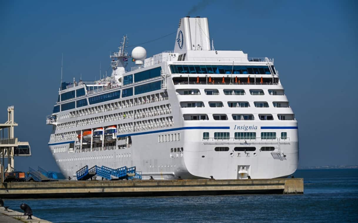 Epidemia di norovirus su nave da crociera Oceania Insigna, viaggio diventa incubo per 74 passeggeri
