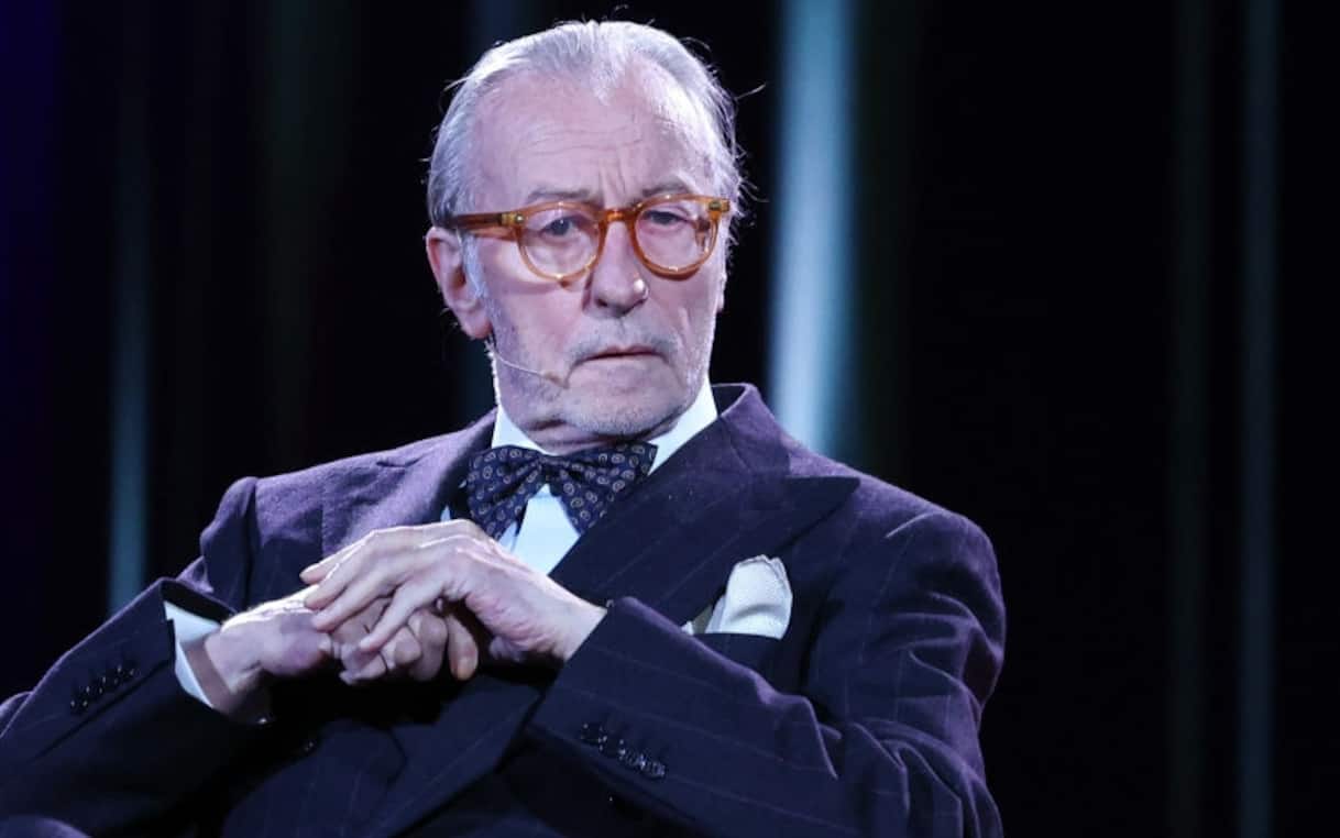 Vittorio Feltri aggredito sotto casa a Milano, cosa è successo