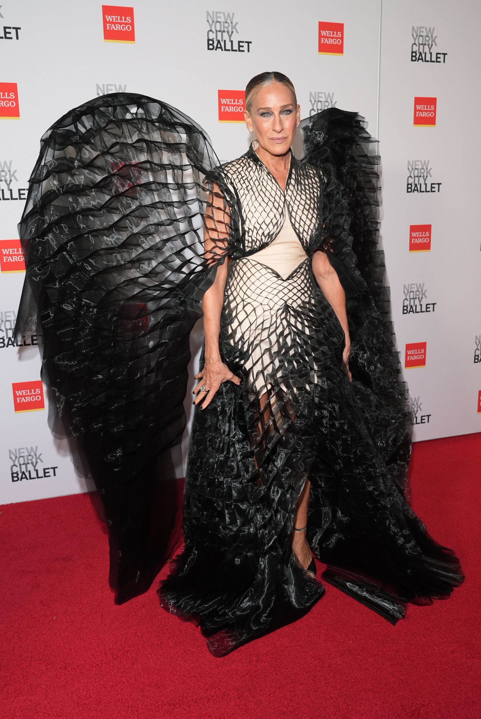 Sarah Jessica Parker in Iris van Herpen.